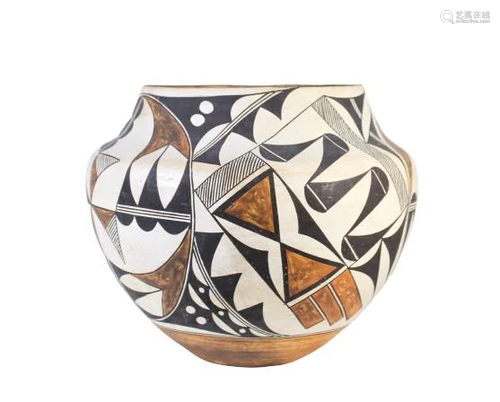 Native American Acoma Water Jar