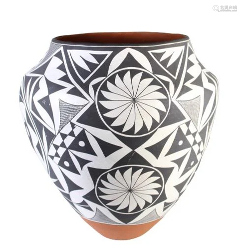 Sarah Garcia (1928-2015) Grand Acoma Pottery O…