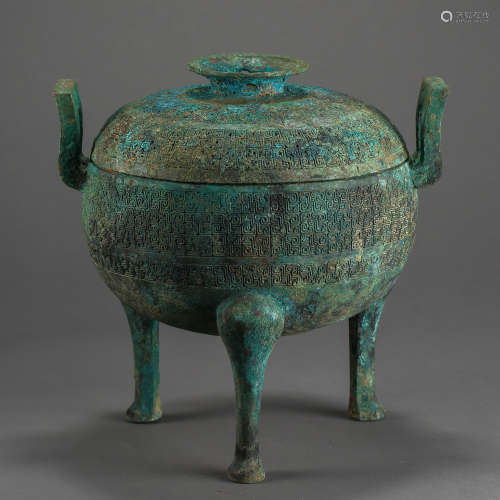 ANCIENT CHINESE TRIPOD BRONZE DING, WITH A LID
