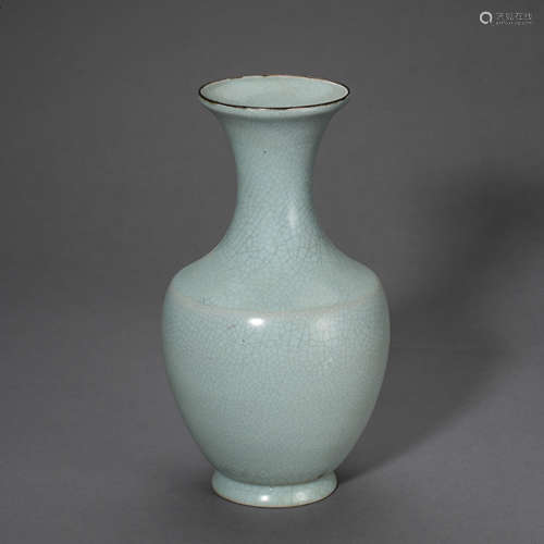 ANCIENT CHINESE CELADON BOTTLE