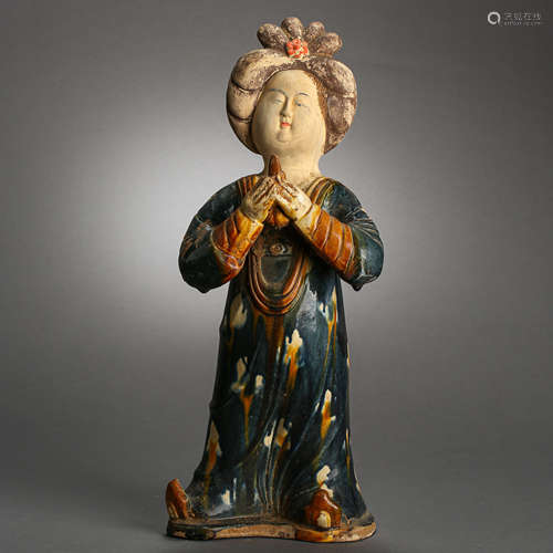 TANG DYNASTY, TANG TRI-COLOR GLAZED CERAMICS GIRL FIGURE