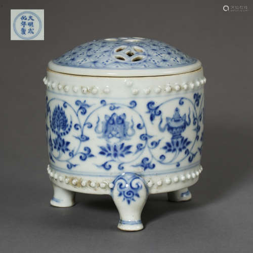 MING DYNASTY, CHINESE BLUE AND WHITE TRIPOD INCENSE BURNER