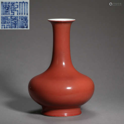 CHINESE QING DYNASTY RED GLAZE LONG NECK BOTTLE