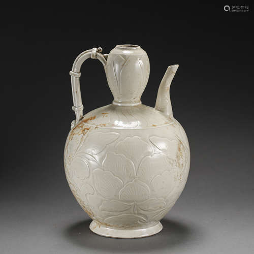 NORTHERN SONG DYNASTY, DING KILN GOURD BOTTLE