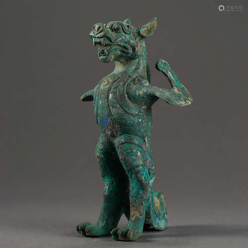 HAN DYNASTY, CHINESE  BRONZE BEAST