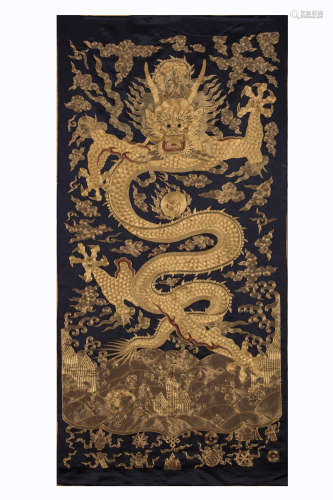 CHINA QING DYNASTY EMBROIDERY HANGING PANEL, DRAGON PATTERN
