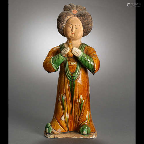 THREE-COLOR LADY FIGURE PLAYING FLUTE