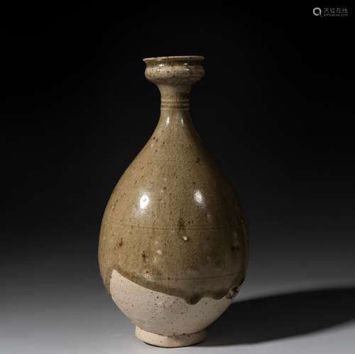 SOUTHERN AND NORTHERN DYNASTY, XIANGZHOU KILN BOTTLE