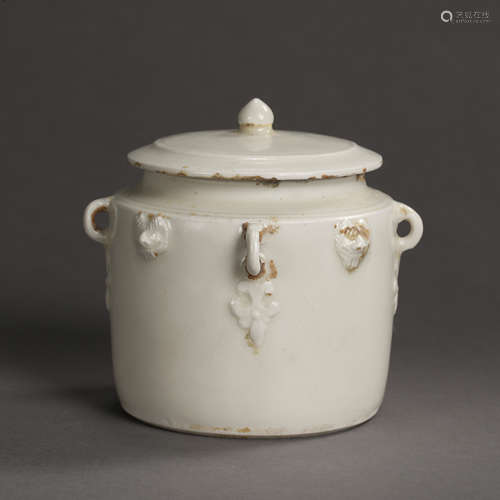 NORTHERN SONG DYNASTY, DING KILN WHITE GLAZED PORCELAIN POT WITH LID