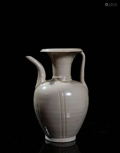 NORTHERN SONG DYNASTY, LONGQUAN KILN CELADON GLAZED POT