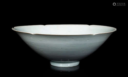 CHINESE HUTIAN KILN BOWL, INTERIOR  CARVED FLOWER PATTERN