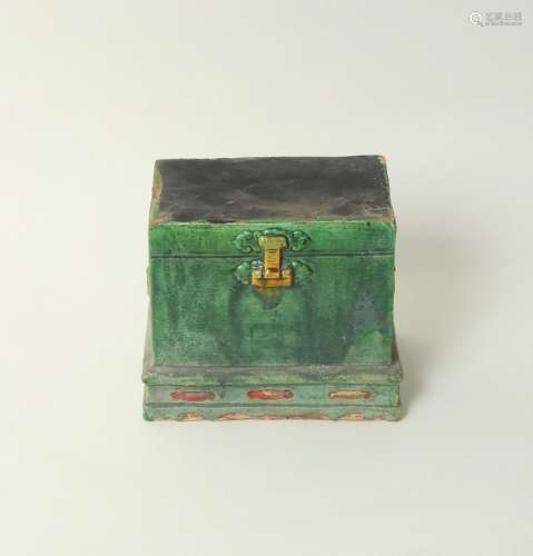 A Chinese green and yellow glaze model of a chest, Ming dynasty,