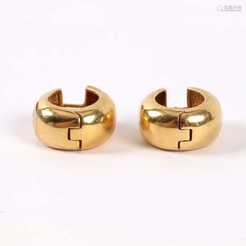 A pair of 18K gold earrings, marked Arpas, approximately 11.