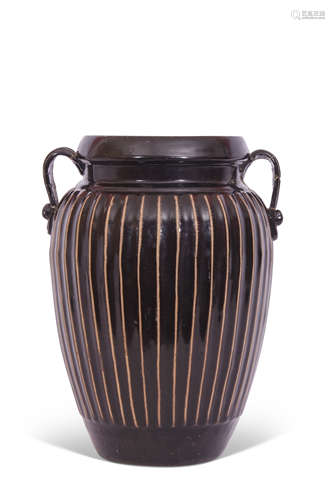 Cizhou Chinese pottery black ribbed vase with strap handles, 21cm high