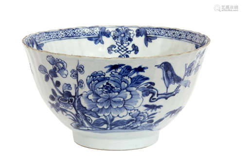 18th century Chinese export porcelain bowl, of ribbed form, decorated with a bird seated on a branch