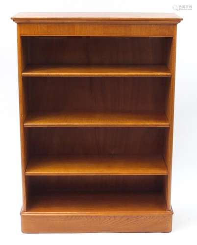 Oak open bookcase with four adjustable shelves, 118.5cm H x 86.5cm W x 32.5cm D : For Condition