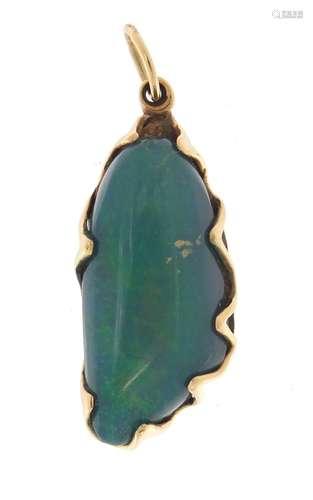 9ct gold opal pendant, 3.5cm in length, 5.8g : For Condition Reports Please Visit Our Website,