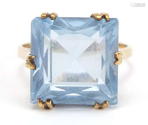 9ct gold blue stone ring, size P, 5.6g : For Condition Reports Please Visit Our Website, Updated