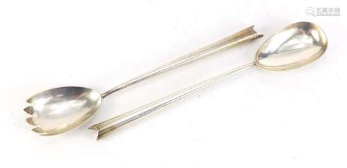 Pair of Edward VI silver salad servers, by John Grinsell & Sons, Birmingham 1909, each 25cm in