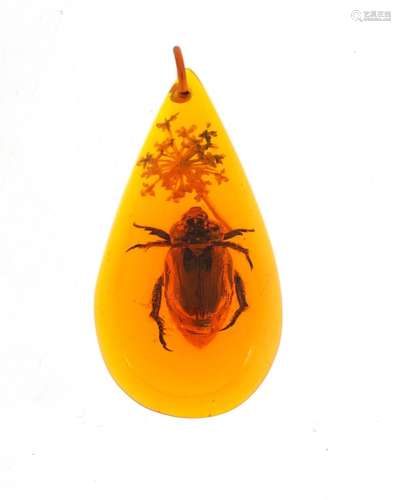 Amber coloured tear-drop pendant inset with a beetle, 4.8cm high, 6.9g : For Condition Reports