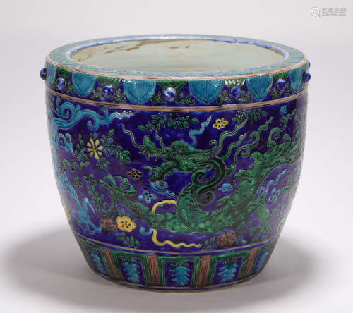 dragon paint container from Ming明代素三彩
龙纹画缸