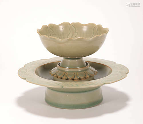 celadon tea cup stand from Song宋代青瓷
茶盏