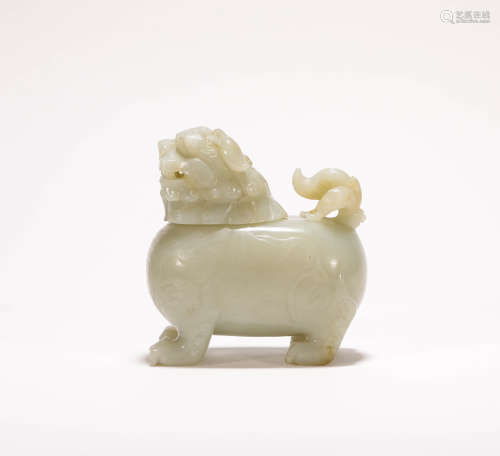 Hetian Jade Lion Aromatherapy from Qing清代和田玉
狮子熏炉