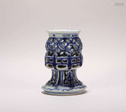 Blue and white lantern in the Ming Dynasty明代青花灯盏