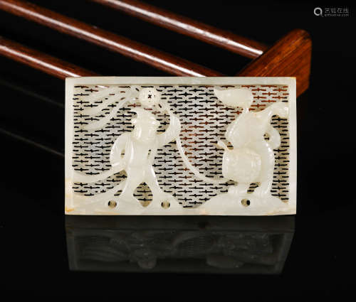 Qing Dynasty Hetian Jade
Huren Taming Beast清代和田玉
胡人驯兽牌