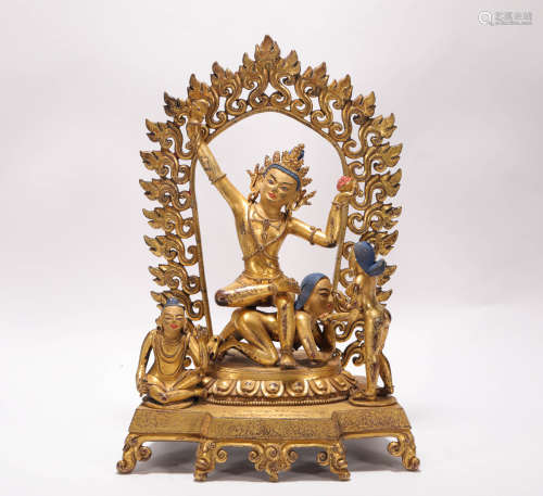 Copper gilt in the Ming Dynasty
Buddha statue of the great achiever明代铜鎏金
大成就者佛造像