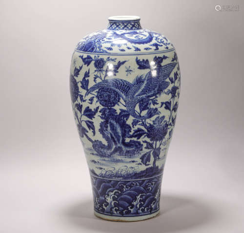 Blue and white in the Ming Dynasty
Flower plum bottle明代青花
花卉梅瓶