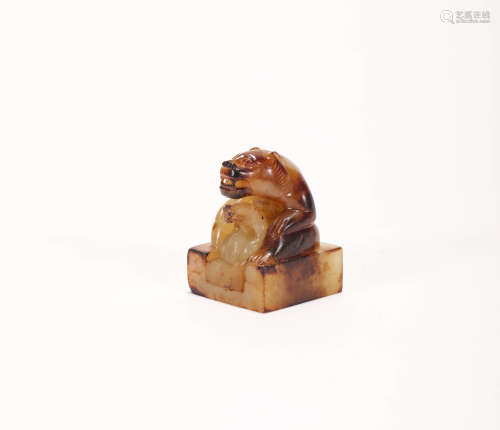 Hantian jade bear stamp from Han汉代和田玉熊套章