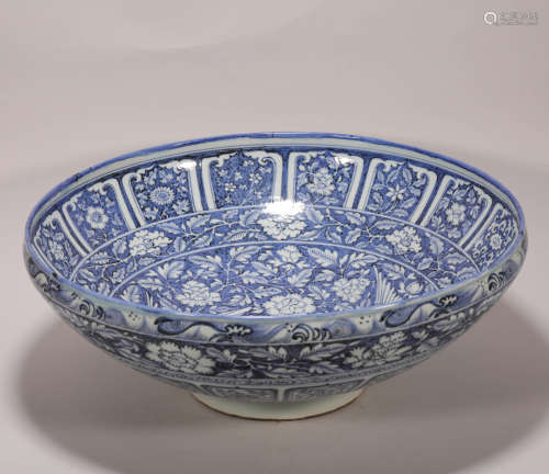 Blue and white bowl with floral patterns in the Ming Dynasty明代花卉纹青花大碗