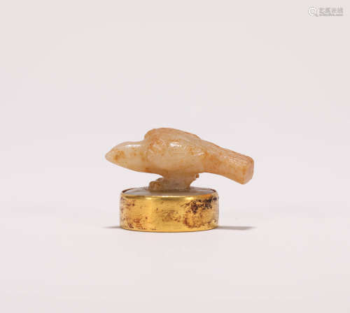 The Golden Seal of Hetian Jade Bird in Qing Dynasty清代和田玉鸟包金印章