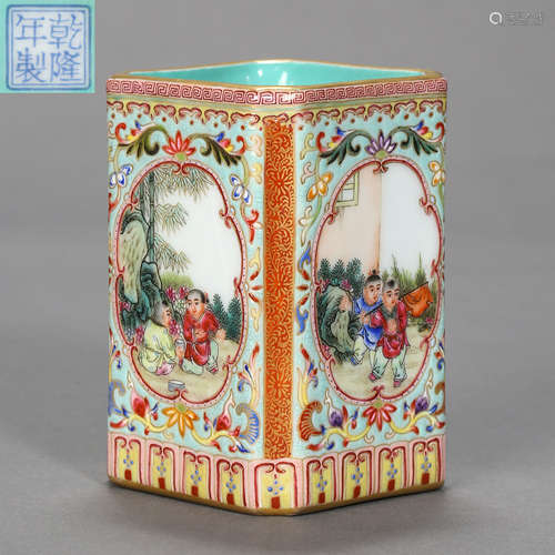 CHINESE QING DYNASTY WUCAI PORCELAIN PEN HOLDER