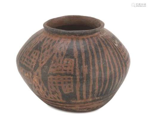 A SOUTH AMERICAN EARTHENWARE JAR. 20TH CENTURY.