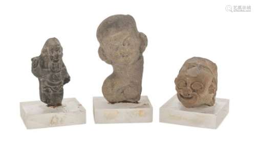 THREE SOUTH AMERICAN PUMICE STONE AND EARTHENWARE SCULPTURES. 20TH CENTURY.
