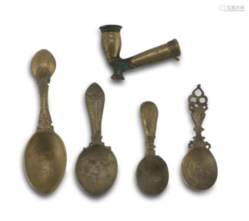 FOUR PERSIAN BRONZE SPOONS AND A PIPE. 19TH-20TH CENTURY.