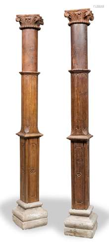 A PAIR OF INDIAN WOOD COLUMNS EARLY 20TH CENTURY.