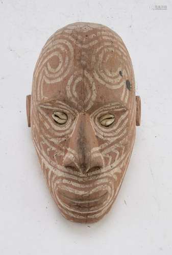 A NEW GUINEA WOODEN IATMUL ANCESTOR HEAD EARLY 20TH CENTURY.