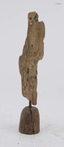 A PROBABLY JAPANESE FOSSIL WOOD SCULPTURE 20TH CENTURY.