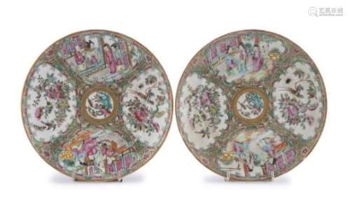 A PAIR OF CHINESE POLYCHROME ENAMELED PORCELAIN DISHES LATE 19TH CENTURY