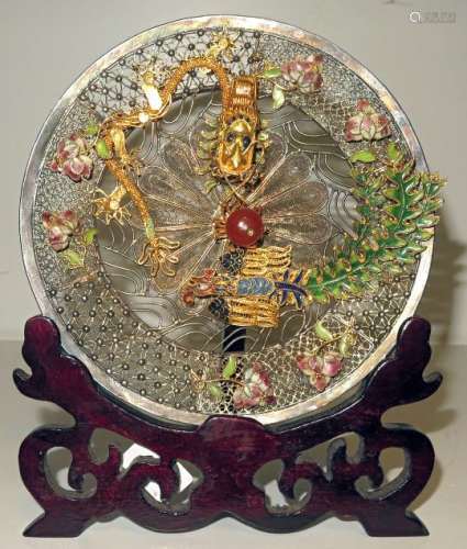 A CHINESE CLOISONNÉ TABLE SCREEN EARLY 20TH CENTURY
