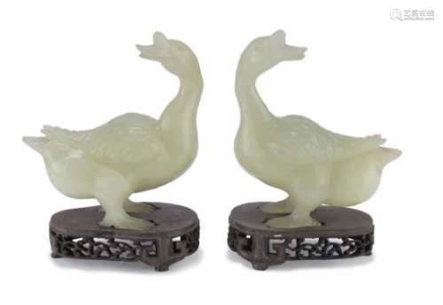 A PAIR OF CHINESE JADE SCULPTURES DEPICTING DUCKS 20TH CENTURY.