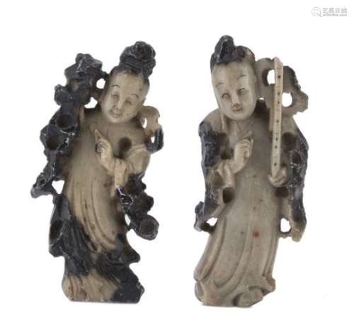 A PAIR OF CHINESE SOAPSTONE SCULPTURES DEPICTING IMMORTALS 20TH CENTURY.