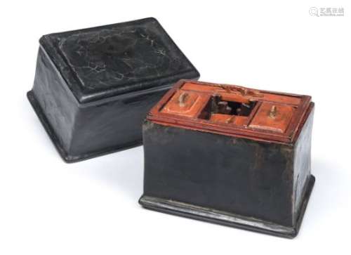 A BLACK LACQUER TEA CADDIE PROBABLY NEPALESE 19TH CENTURY.