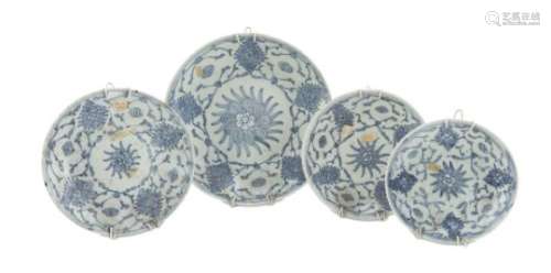 FOUR CHINESE WHITE AND BLUE PORCELAIN DISHES 19TH CENTURY.