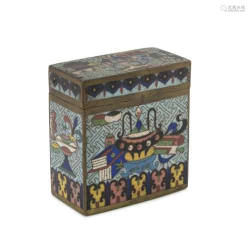A CHINESE CLOISONNÈ METAL BOX. 20TH CENTURY.