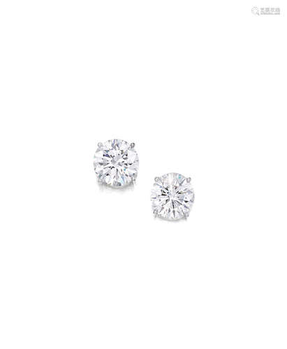 A PAIR OF DIAMOND STUDS