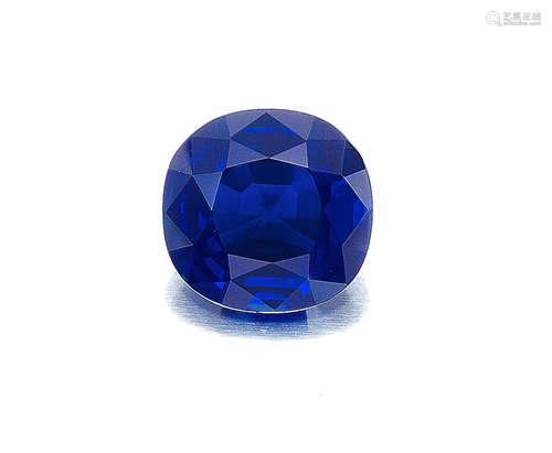 A FINE UNMOUNTED KASHMIR SAPPHIRE